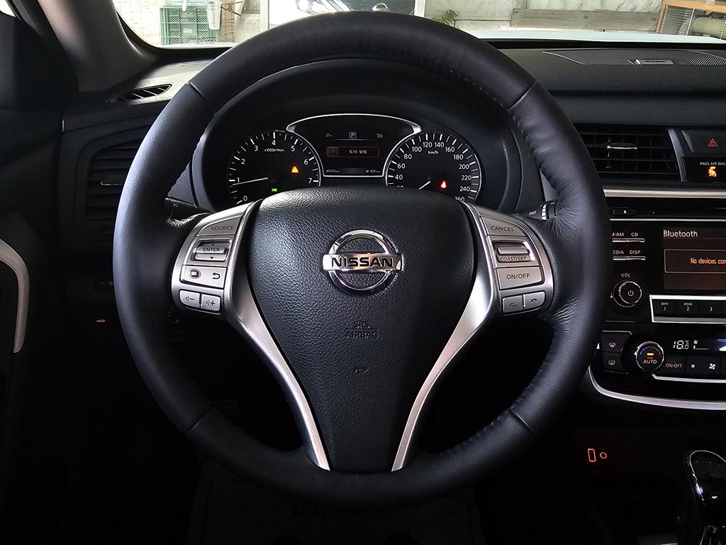 Nissan Altima - Vista 12