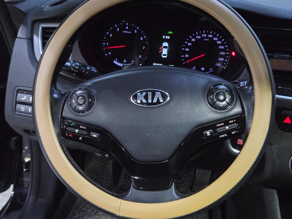 KIA K9 - Vista 9