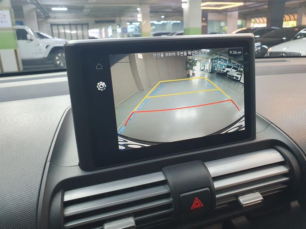 HYUNDAI Casper - Vista 9