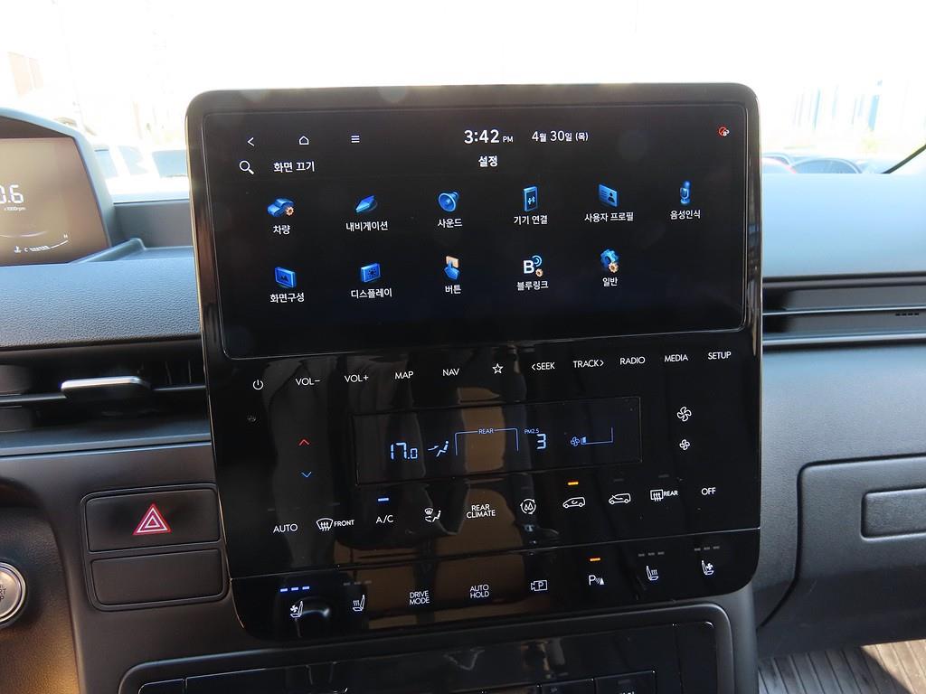 HYUNDAI Staria - Vista 10