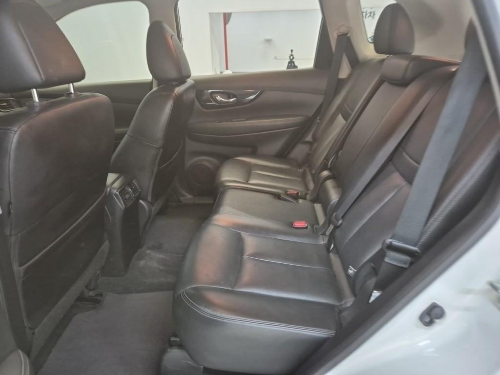 Nissan Extrail - Vista 12