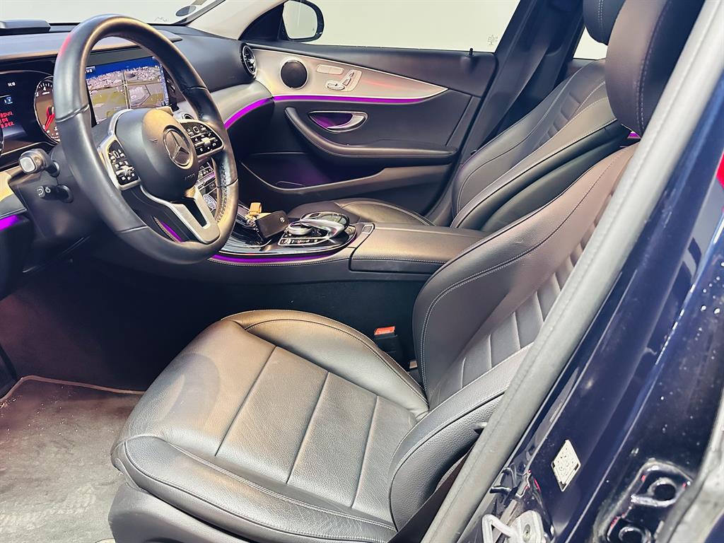Mercedes Benz E class - Vista 4