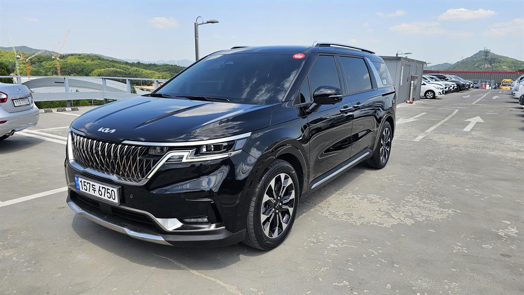 KIA Carnival 2022 Negro - Importación desde Corea - HF Imports Iquique - Foto 1