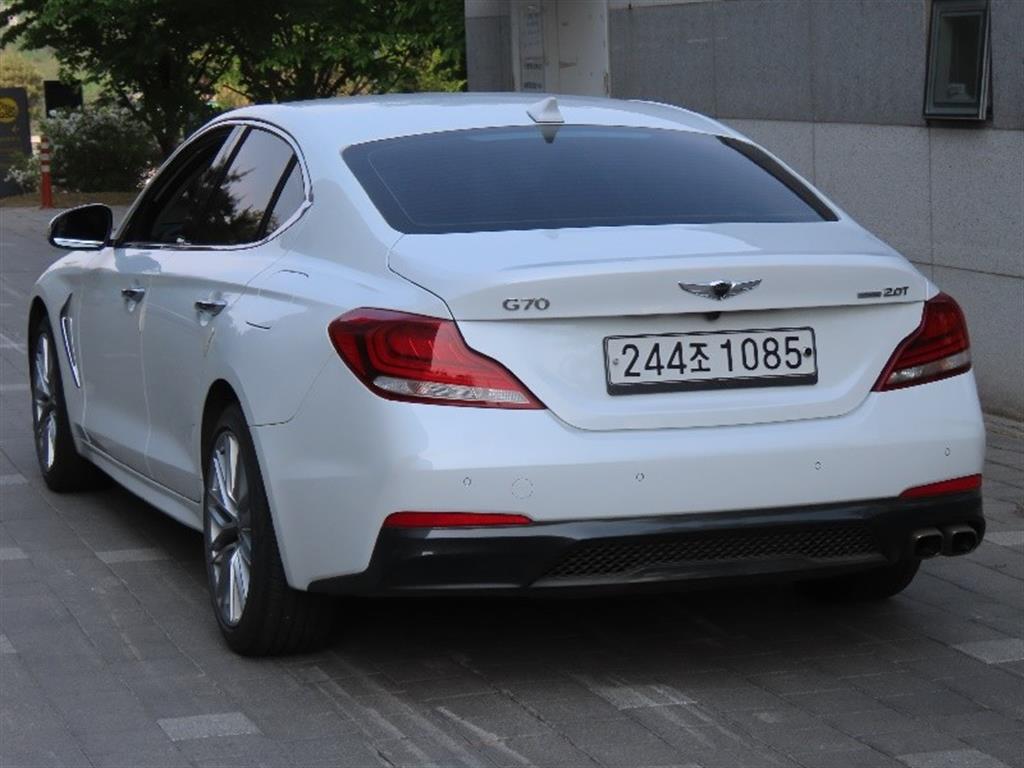 Genesis G70 - Vista 7