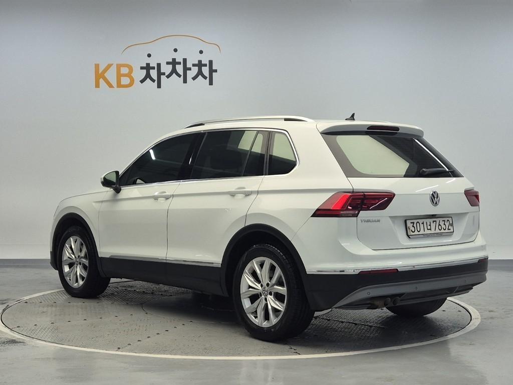 Volkswagen Tiguan - Vista 2