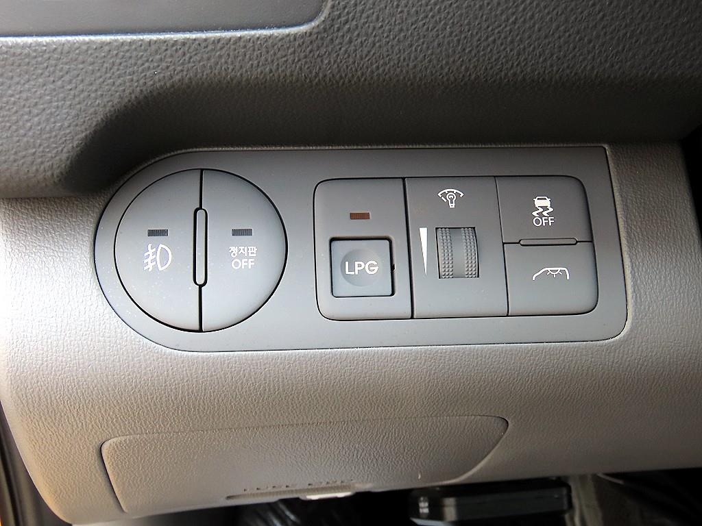 HYUNDAI Starex 2020 Amarillo - Importación desde Corea - HF Imports Iquique - Foto 13