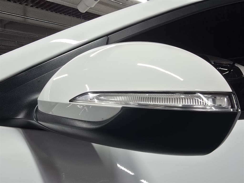 HYUNDAI Avante - Vista 5