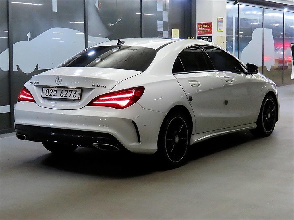 Mercedes Benz CLA Class - Vista 4