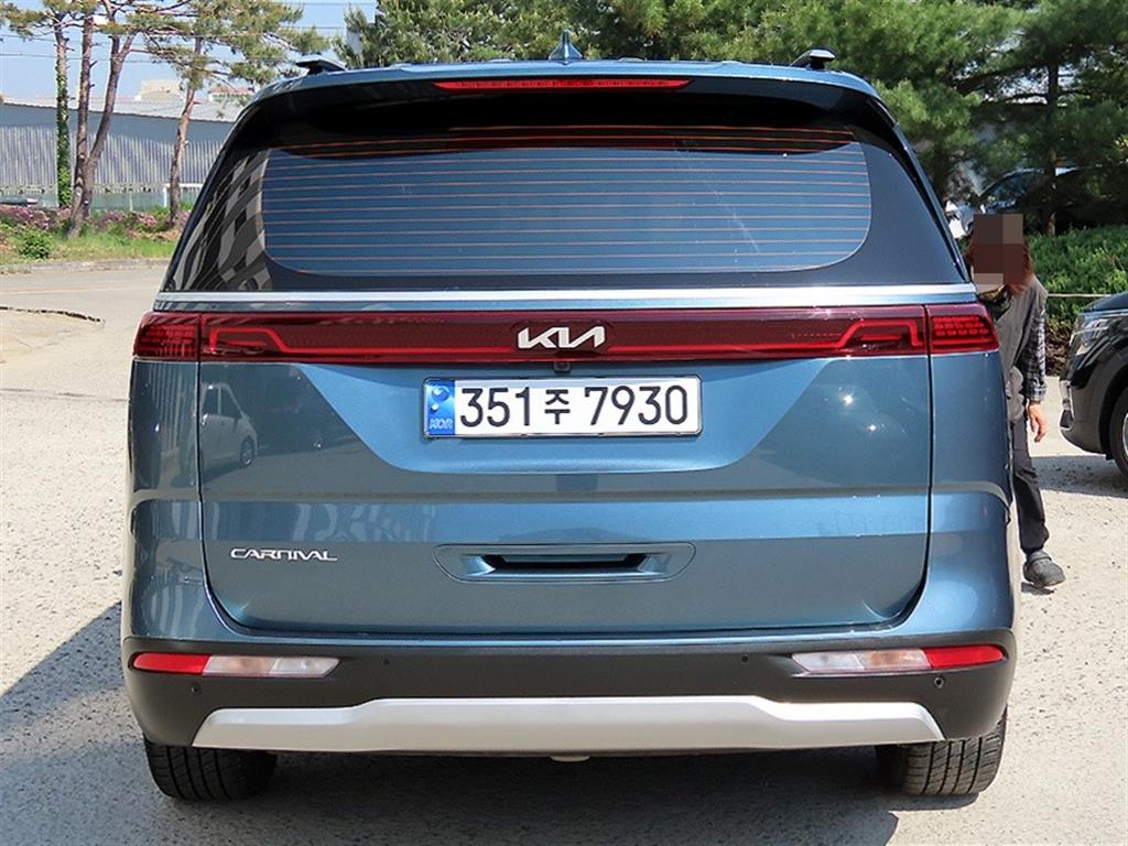 KIA Carnival - Vista 4