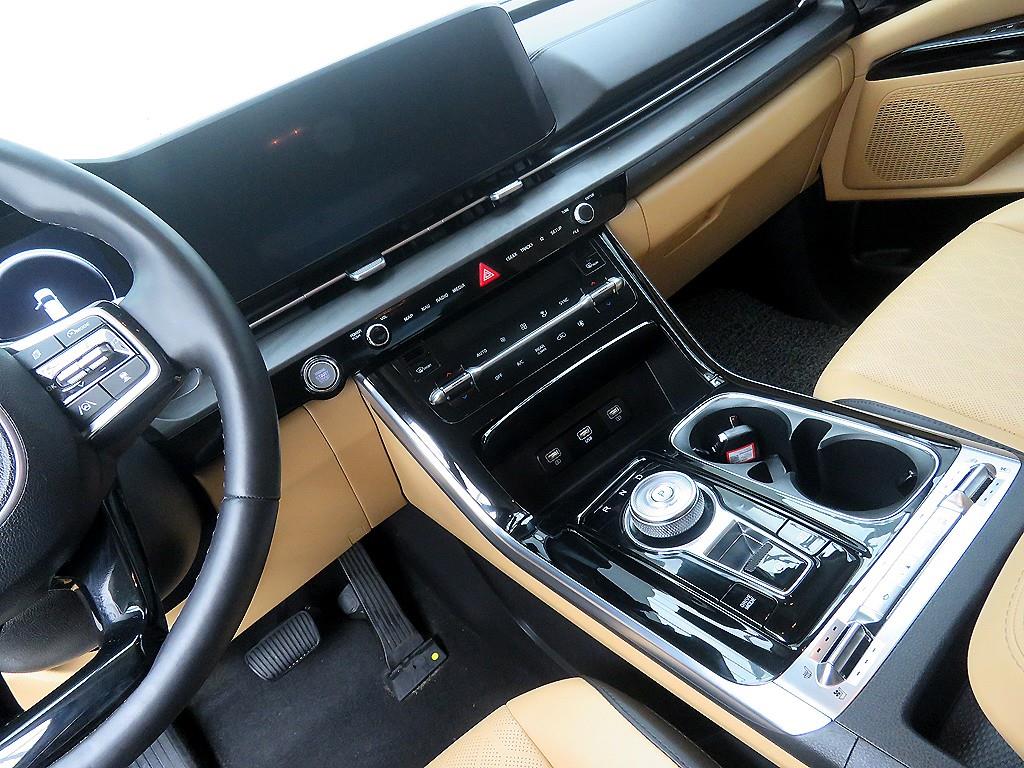 KIA Carnival - Vista 11