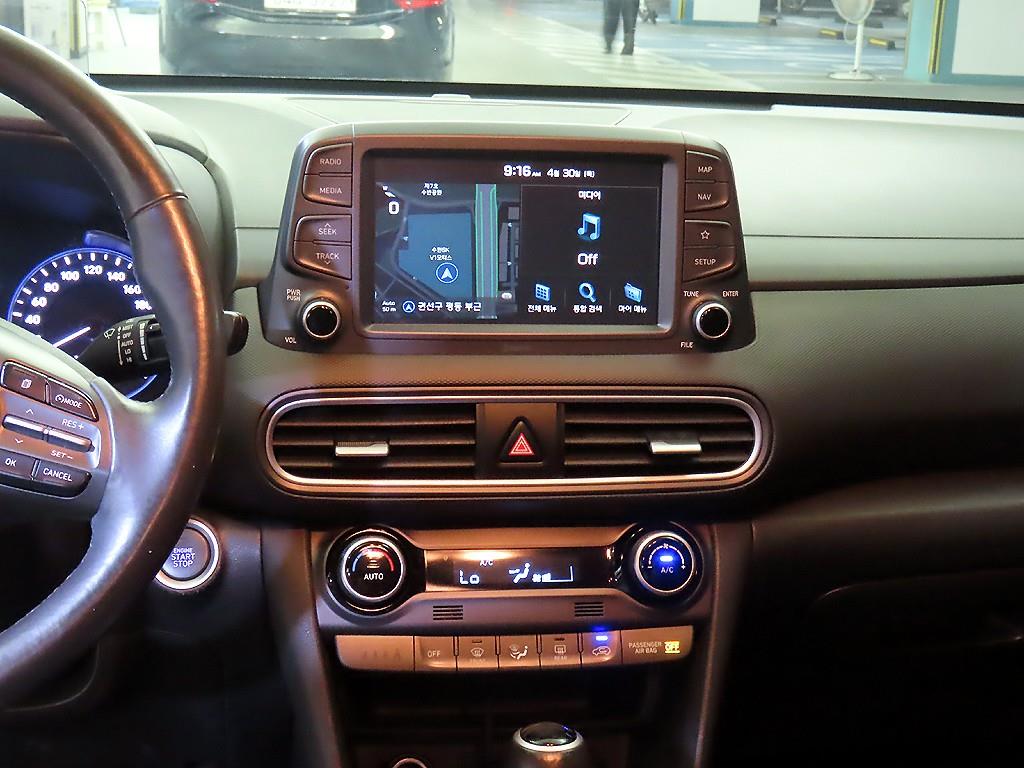 HYUNDAI Kona - Vista 11