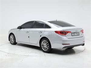 HYUNDAI Sonata - Vista 8