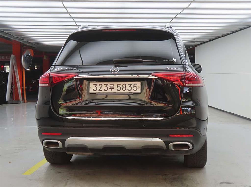 Mercedes Benz GLE Class - Vista 3