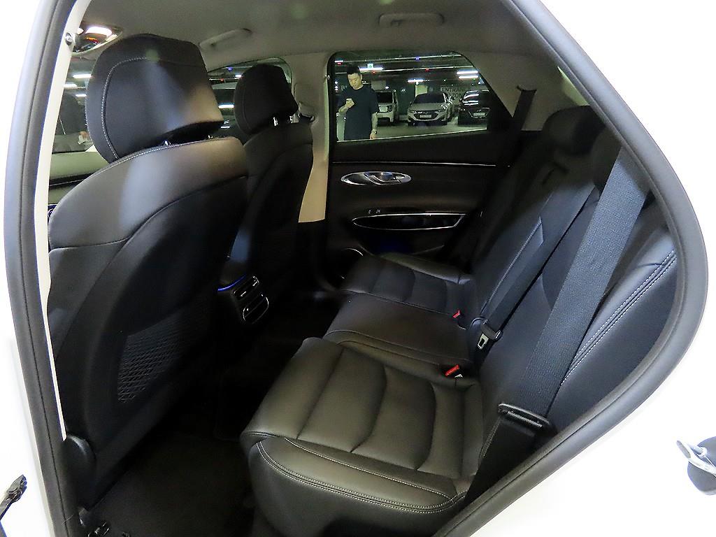 Genesis GV70 - Vista 7