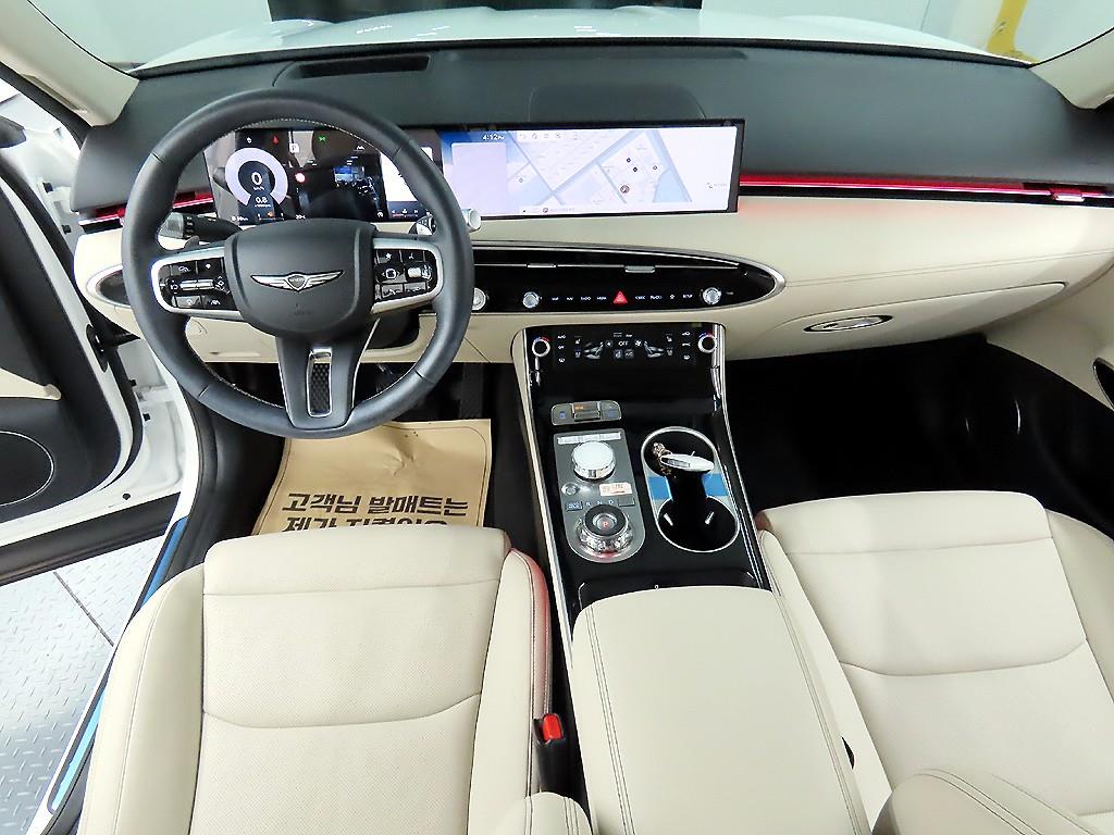 Genesis GV70 - Vista 7