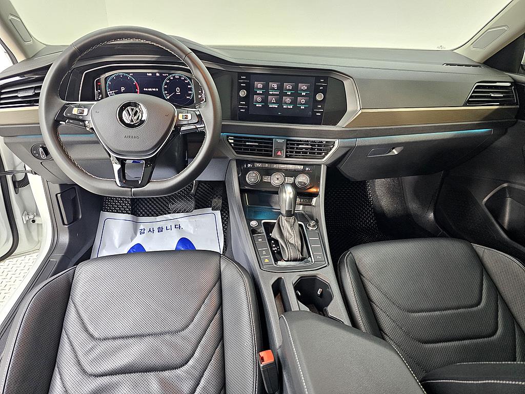 Volkswagen Jetta - Vista 5