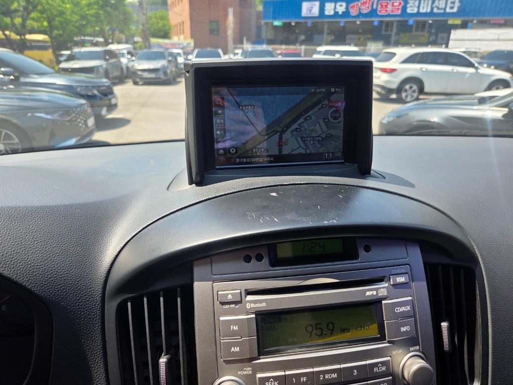 HYUNDAI Starex - Vista 9