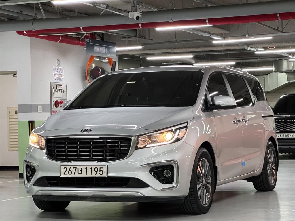 KIA Carnival 2019 Plateado - Importación desde Corea - HF Imports Iquique - Foto 1
