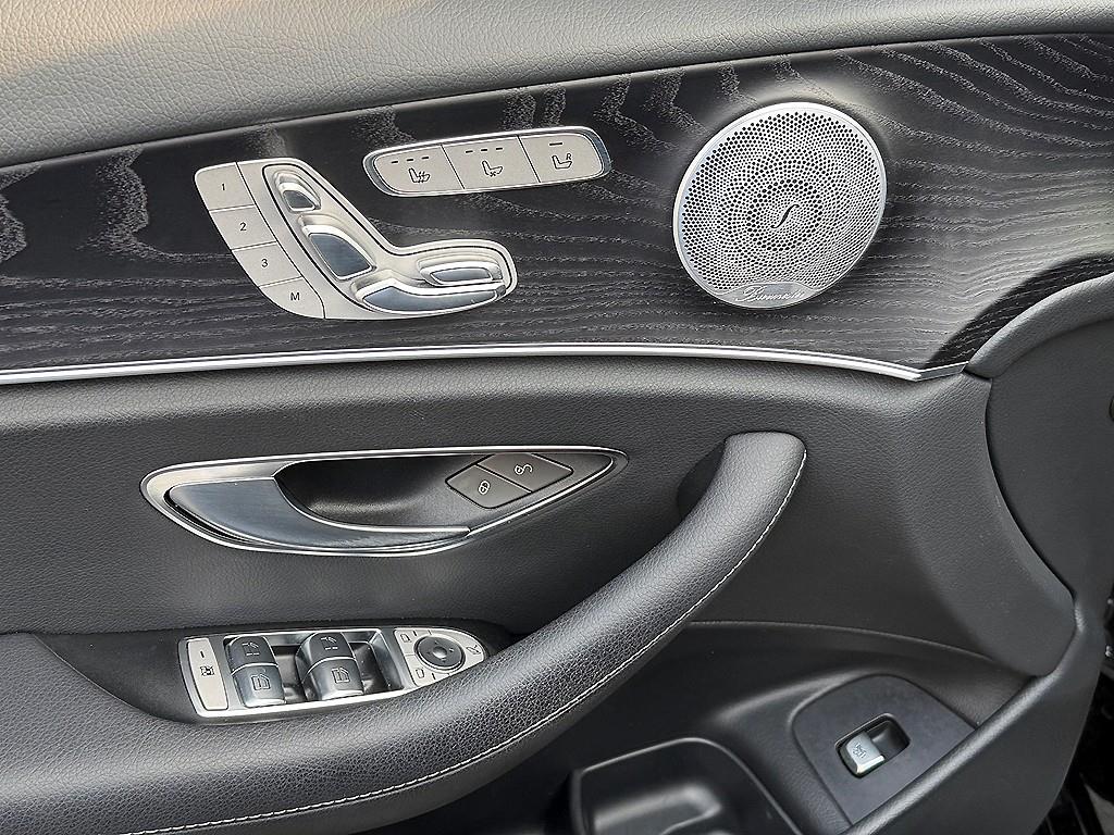 Mercedes Benz E class - Vista 12