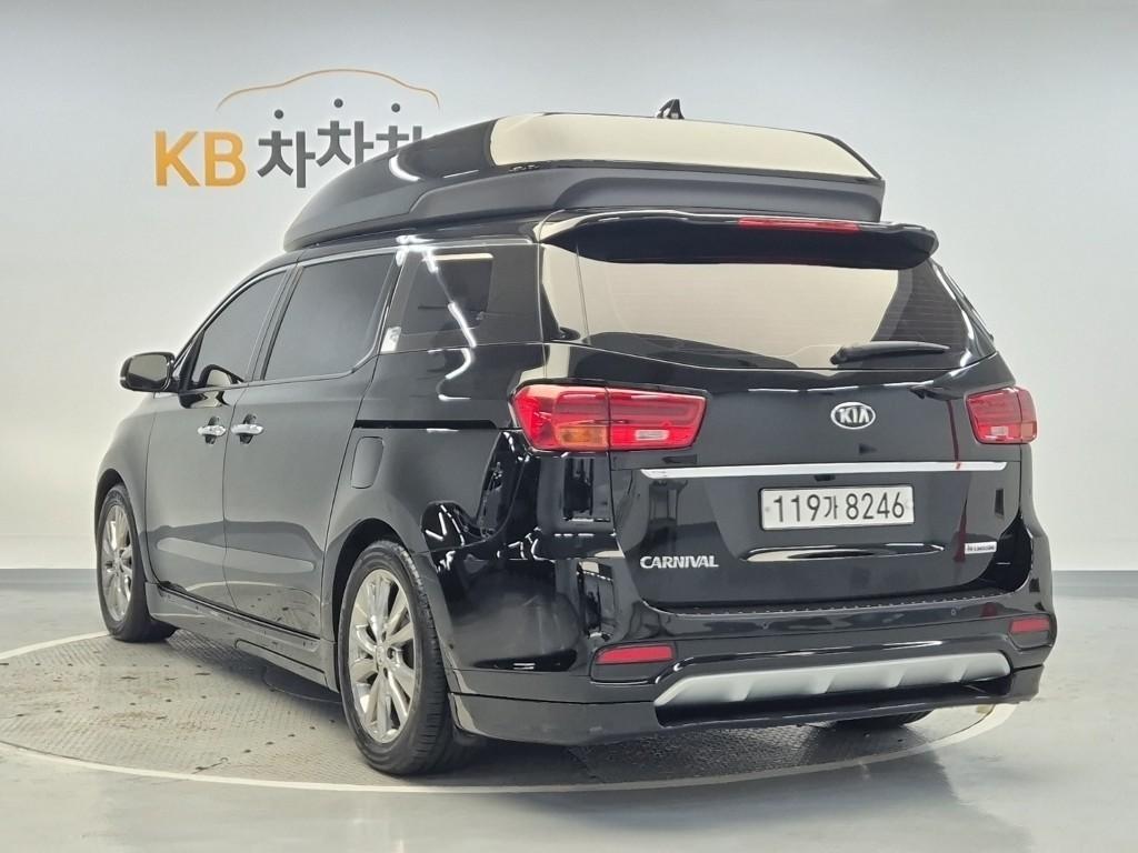 KIA Carnival - Vista 2