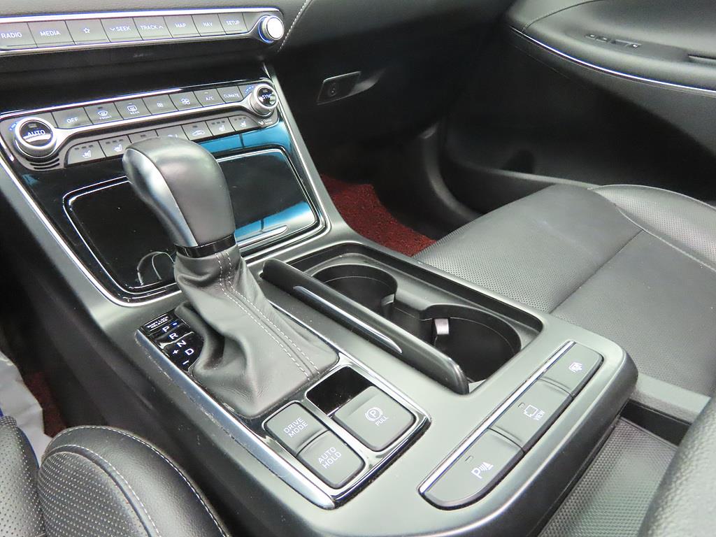 HYUNDAI Grandeur - Vista 11