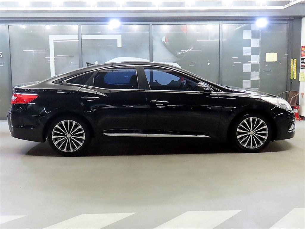 HYUNDAI Grandeur - Vista 3