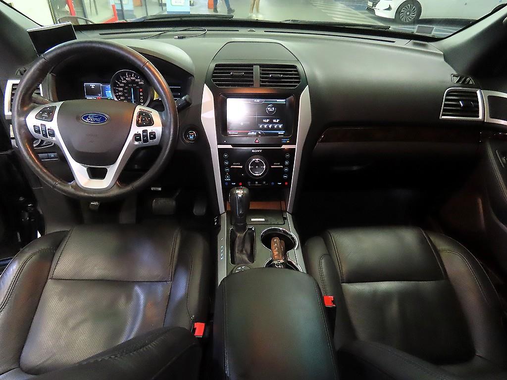 Ford Explorer - Vista 10