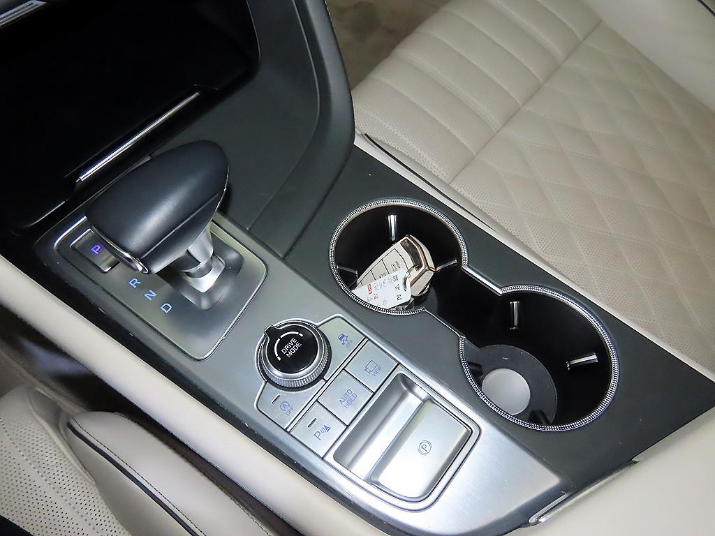 Genesis G70 - Vista 12