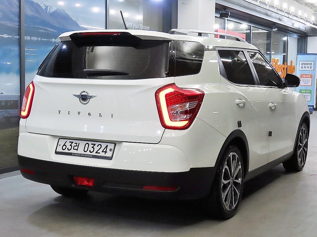 Ssangyong Tivoli - Vista 4