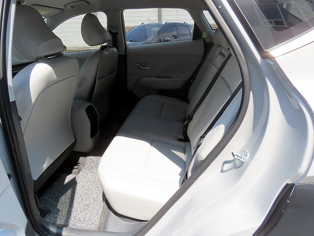 HYUNDAI Kona - Vista 6