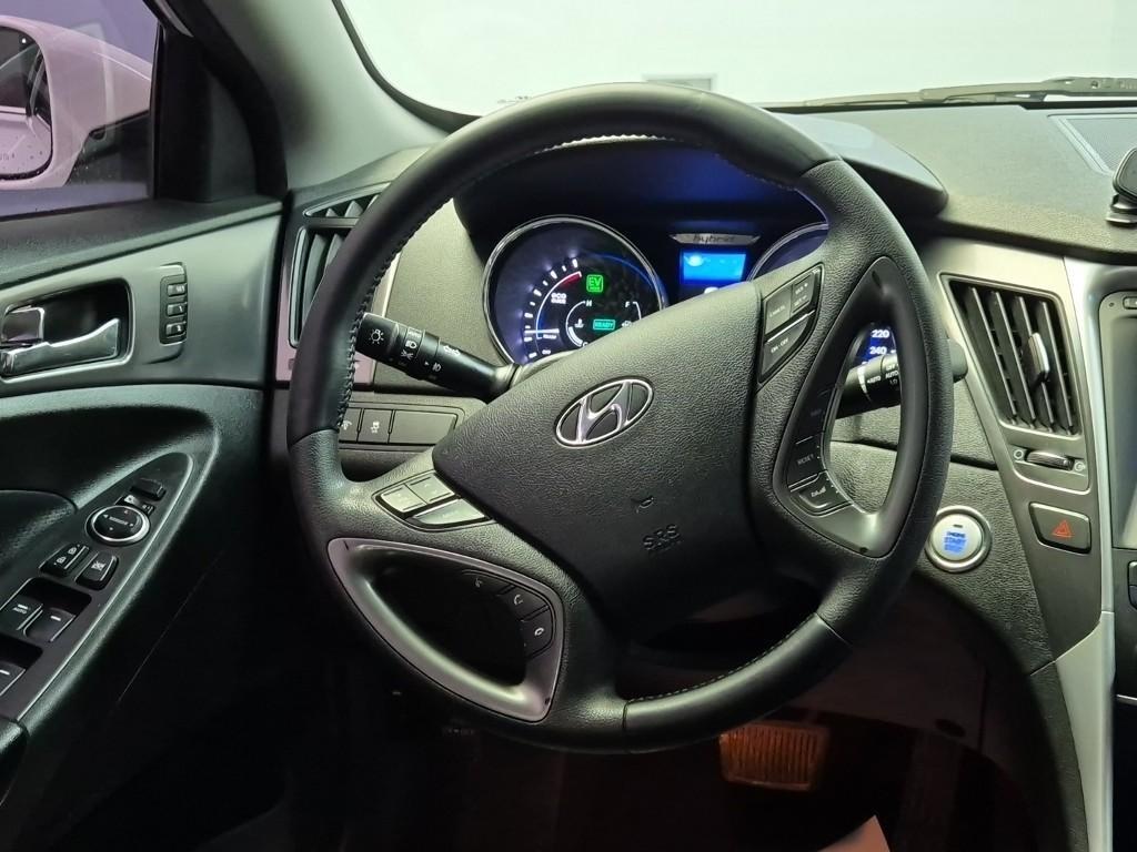 HYUNDAI Sonata - Vista 9