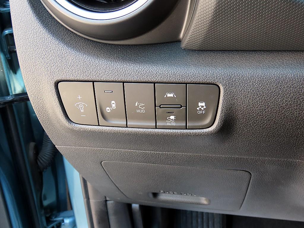HYUNDAI Kona - Vista 12