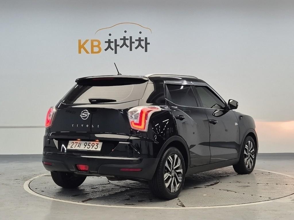 Ssangyong Tivoli - Vista 3