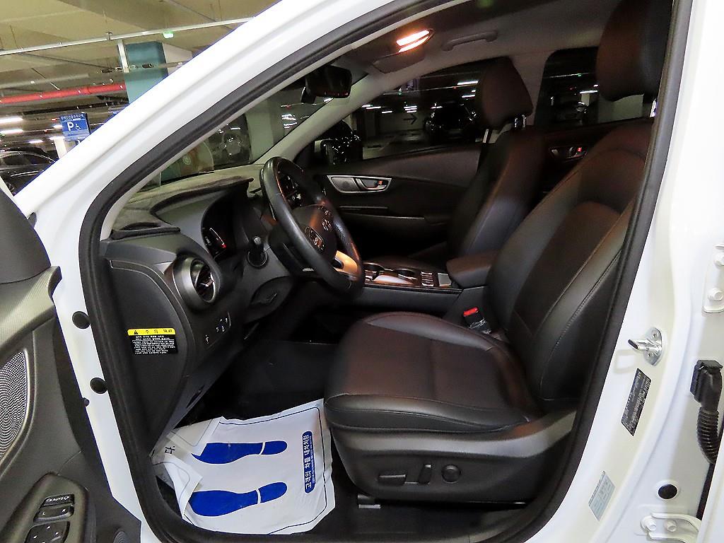 HYUNDAI Kona - Vista 6