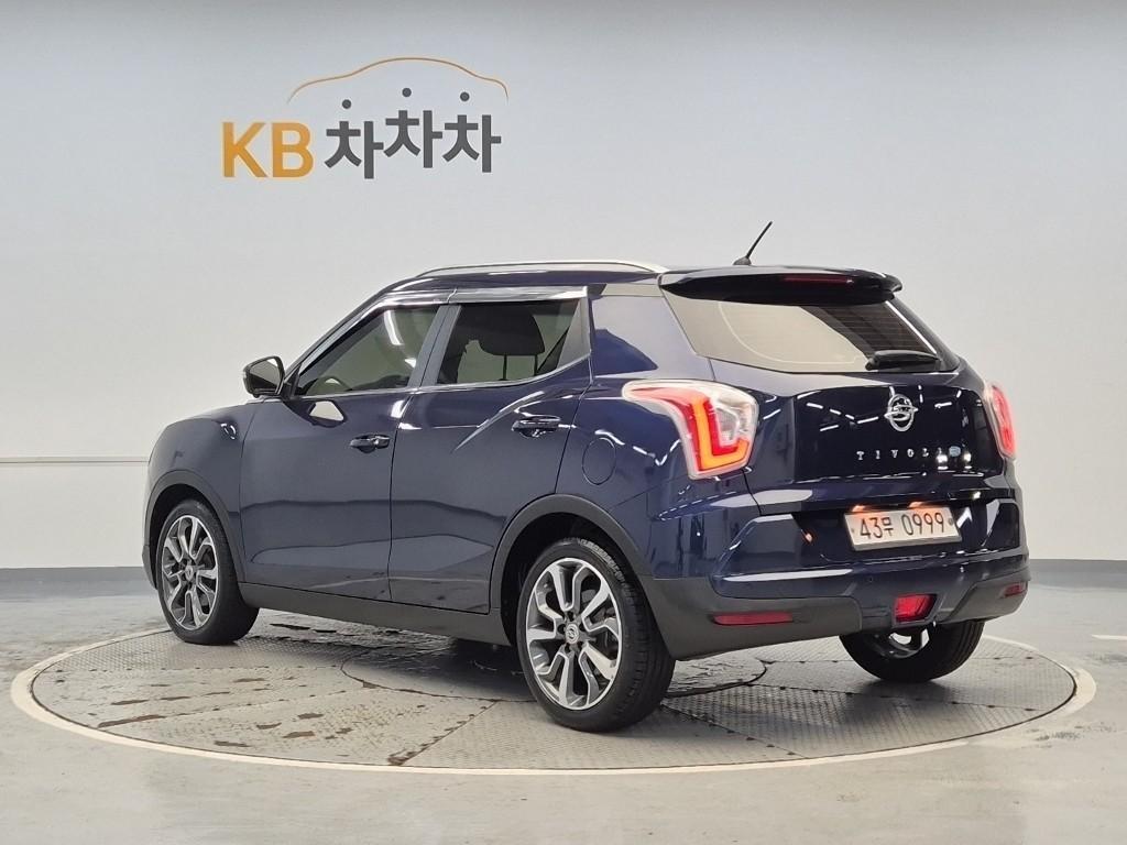 Ssangyong Tivoli - Vista 2