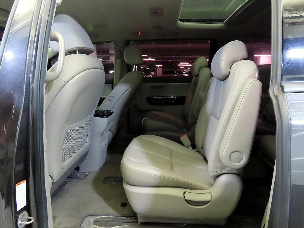 KIA Carnival - Vista 7