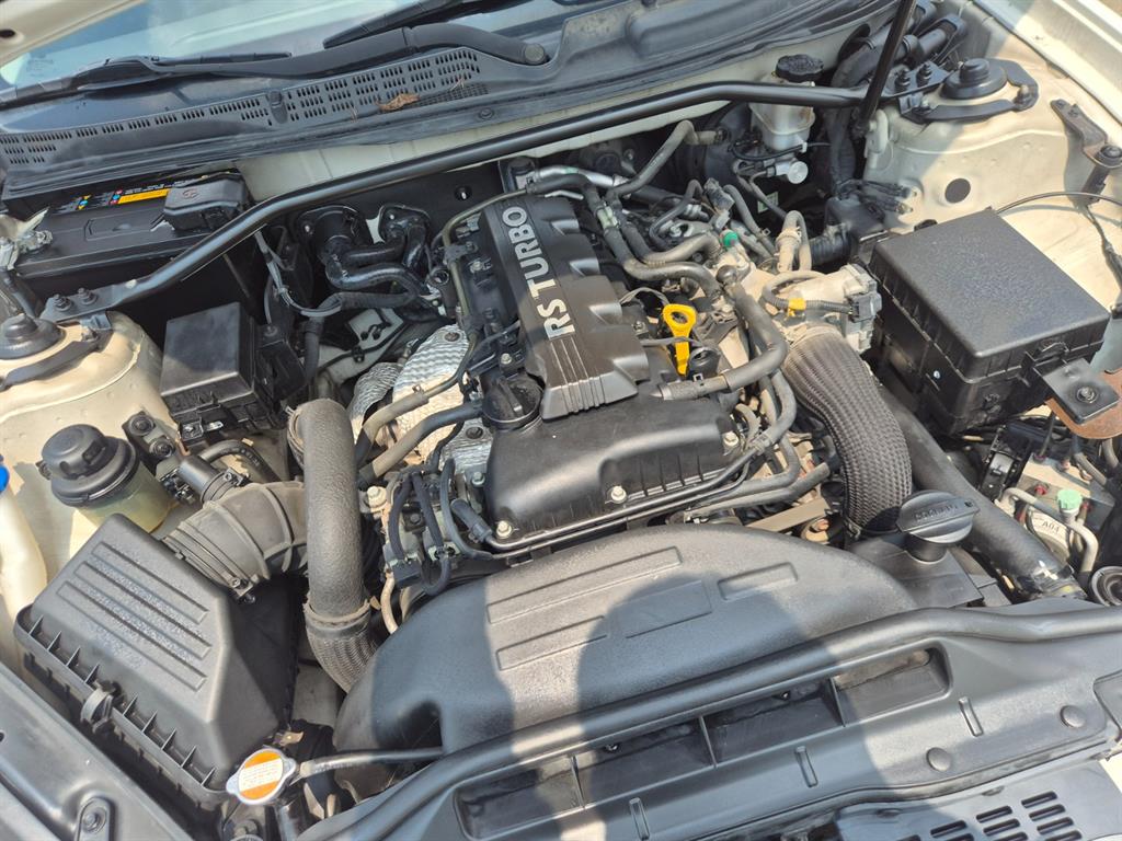 HYUNDAI Genesis - Vista 7