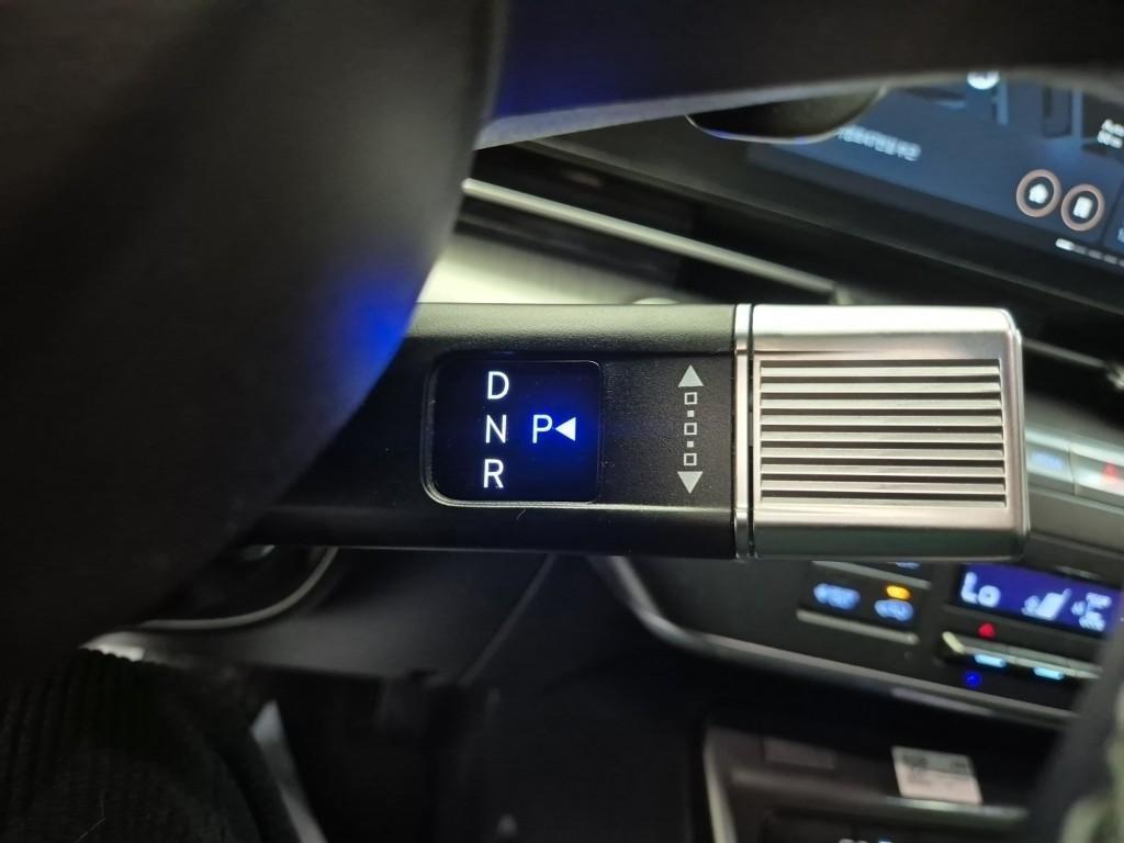 HYUNDAI Kona - Vista 8