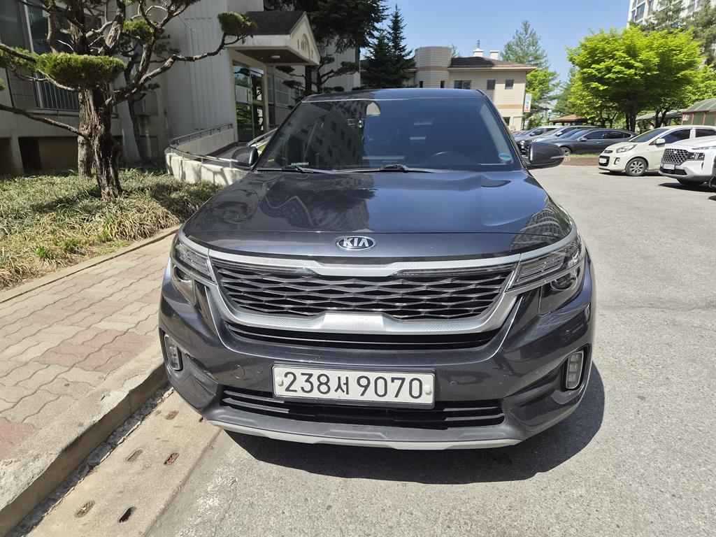 KIA Seltos 2020 Gris - Importación desde Corea - HF Imports Iquique - Foto 1