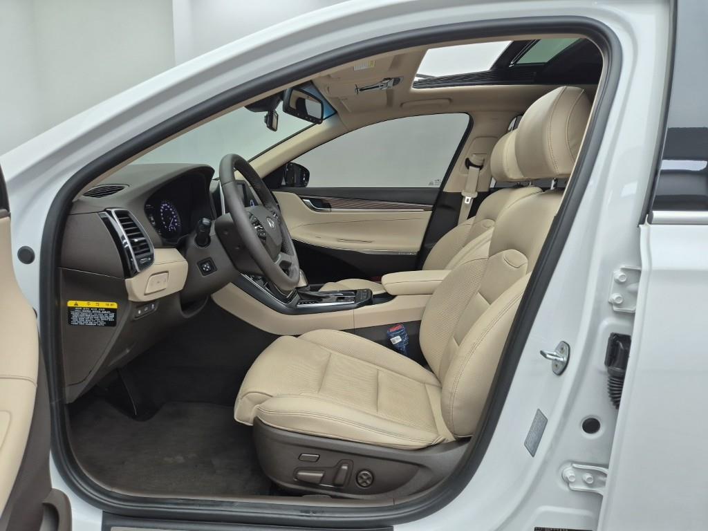 HYUNDAI Grandeur - Vista 11