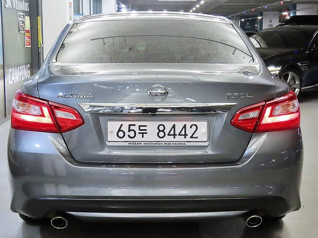 Nissan Altima - Vista 5