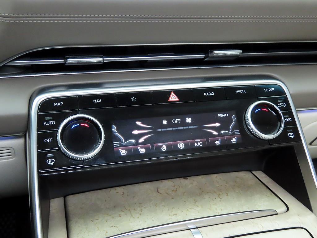 Genesis GV80 - Vista 9