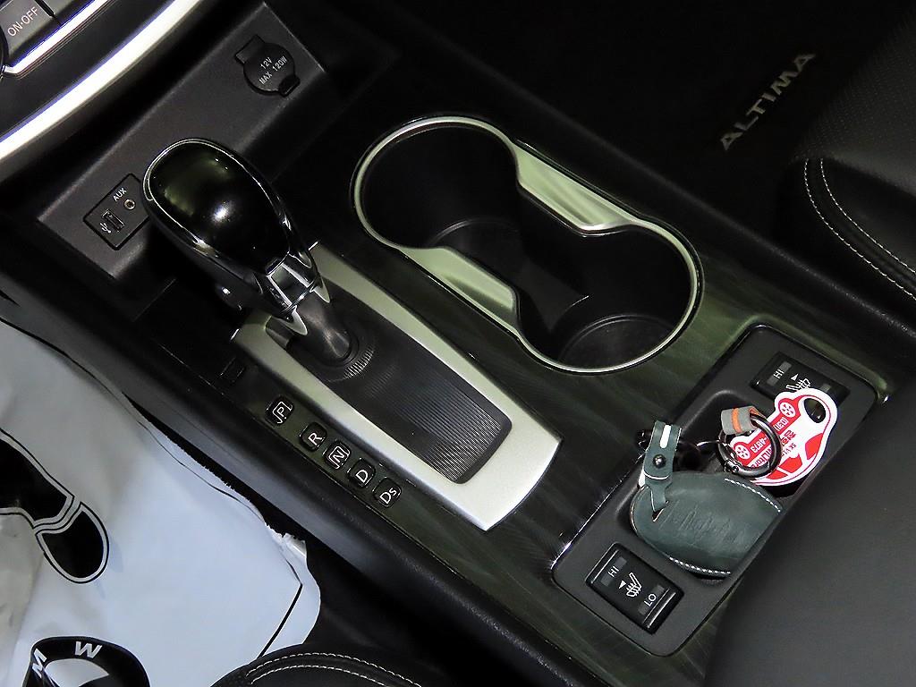 Nissan Altima - Vista 12