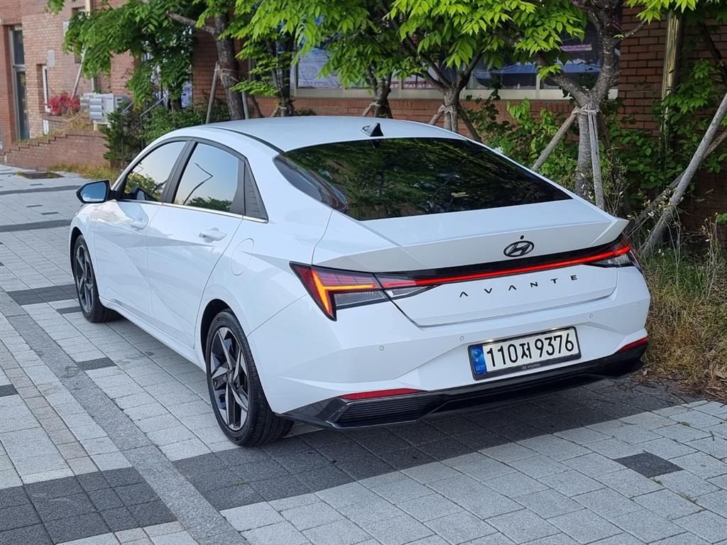 HYUNDAI Avante - Vista 3