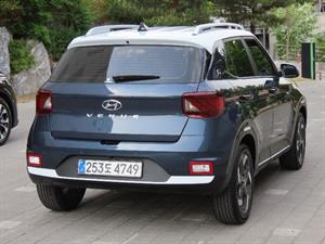 HYUNDAI Venue - Vista 6