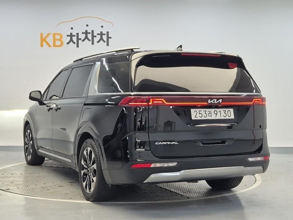KIA Carnival - Vista 2