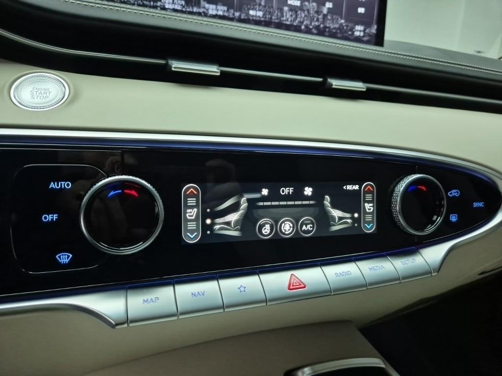 Genesis GV70 2023 Gris - Importación desde Corea - HF Imports Iquique - Foto 13