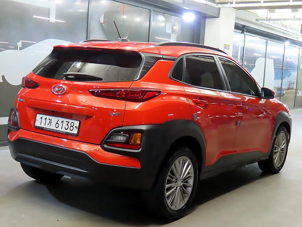 HYUNDAI Kona - Vista 4