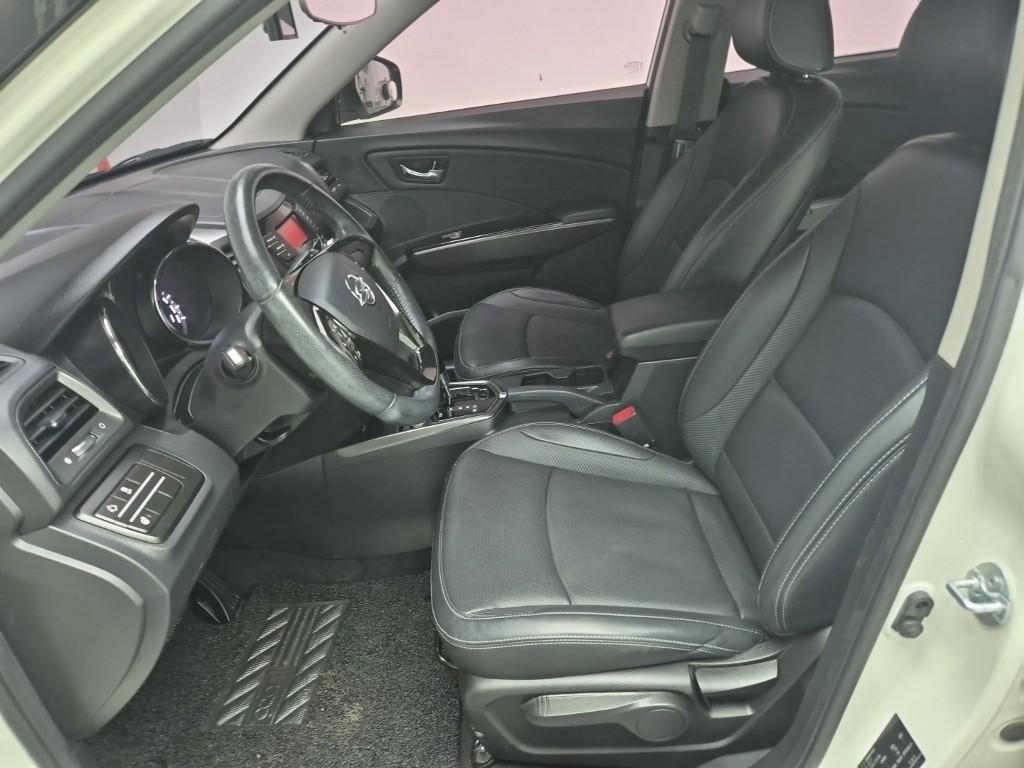 Ssangyong Tivoli - Vista 11