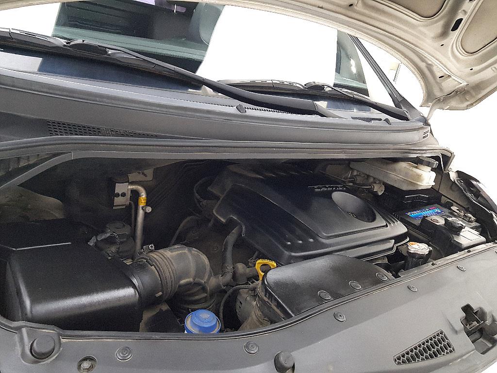 HYUNDAI Starex - Vista 6